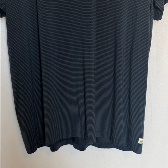 Vuori Men's Linear Tech Short Sleeve Tee Size XL - Picture 4 of 9